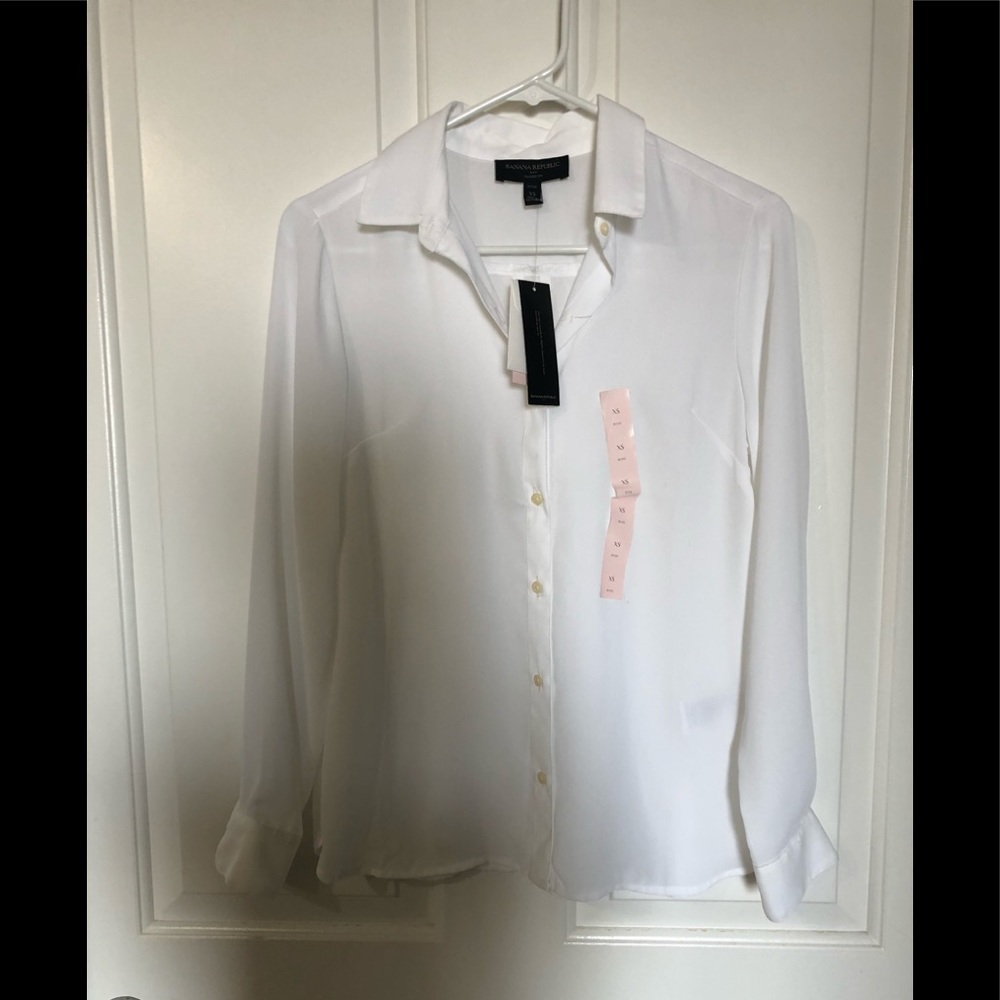 🆕•BANANA REPUBLIC• Sheer White Collar Button-up